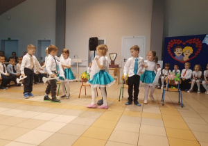 Taniec dzieci z grupy Kropelki