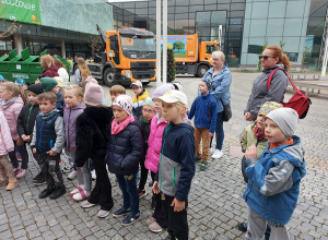 Wyjazd dzieci 5,6-letnich na Gminny Piknik Ekologiczny w Zespole Szkół Ponadpodstawowych w Kleszczowie