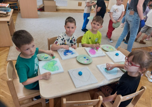 03. Przedszkolaki gotowe do pracy.