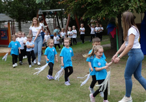 07 Wejście grupy Chmurki na scenę