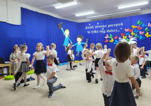 03. Walc dzieci do muzyki Noce i dnie.