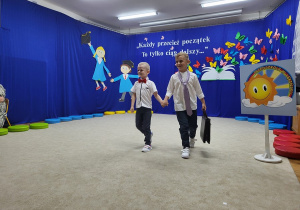 07. Tata przyprowadza syna pierwszy raz do Przedszkola - scenka.