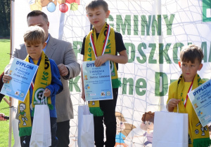 40 Chłopcy z sześciolatków na podium