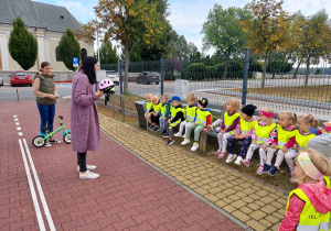 Wizyta Kropelek na Miasteczku Ruchu Drogowego.