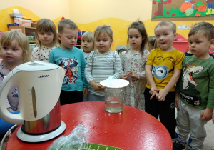 Doświadczenia u Kropelek.