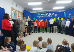 25. Mamy z grupy Kropelki w roli babci.