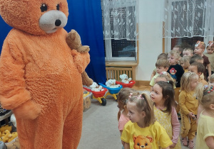 Dzień Pluszowego Misia w grupie Kropelek.