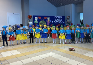 03. Grupowa recytacja wierszyka przez ,,Kropelki''.