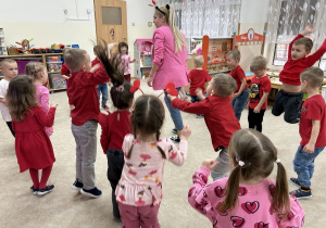 Ruchowe zabawy w podskokach
