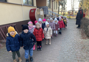Grupa Kropelki wyrusza na wycieczkę.