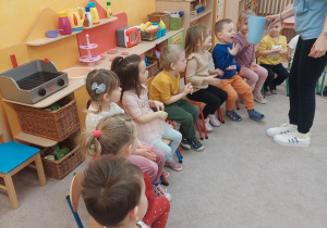 Doświadczenia z lodem w 3-latkach.