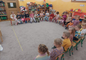 Kropelki badają właściwości lodu.