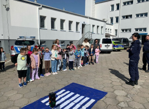 Wycieczka Słoneczek do Komendy Policji w Bełchatowie.
