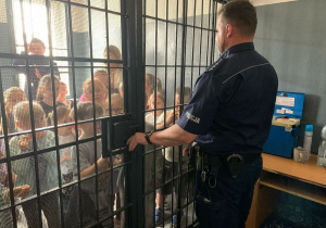 Przedszkolaki zamknięte w areszcie