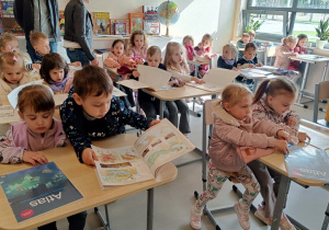 09 Oglądamy atlasy