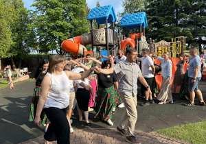 Wspólny taniec.