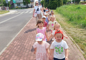 Kropelki w drodze na plac zabaw.