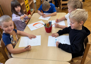 Dzieci rysują emocje.