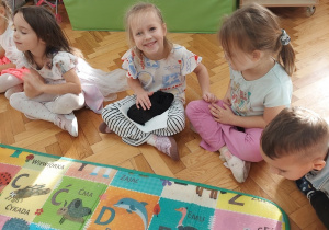 Pamiątkowe zdjęcie ze świnką.