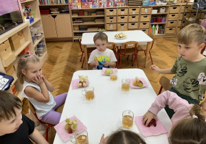 Kropelki podczas posiłku.