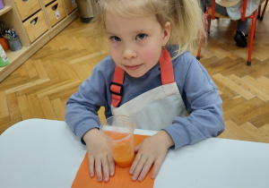 Degustacja naturalnego soku.