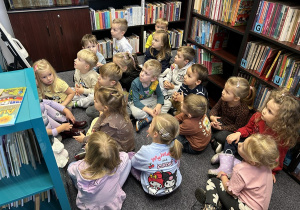 Kropelki próbują odpowiadać na pytania.