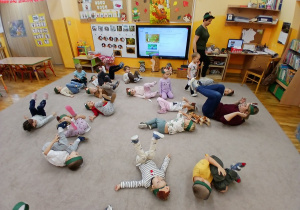 06. Zabawa ruchowa w jeża.