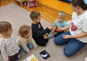 22. Zajęcia z języka angielskiego o jeżu.