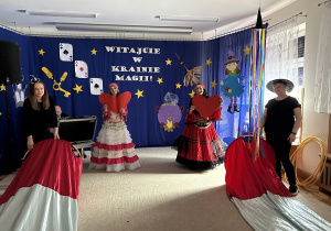 Panie i animatorki przygotowują kolejne zadanie.