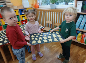 Pieczenie ciasteczek dla seniorów.