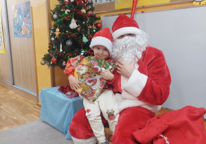 Pamiątkowe zdjęcie Mikołajem.