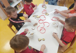 Samodzielne pakowanie pierników.