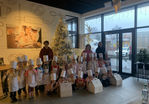 Zdjęcie Kropelek przy choince.