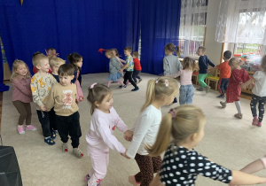 Zabawa ruchowa - Zaprzęgi.