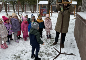 Wizyta 4-latków na placu.