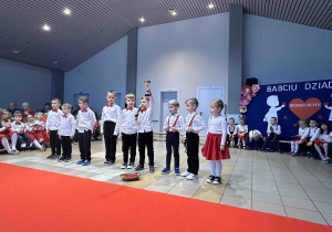 Recytowanie wierszy przez dzieci.