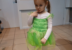 04. Dziewczynka w przebraniu.