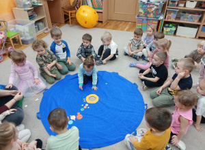 Zajęcia o kosmosie w grupie „Słoneczek”