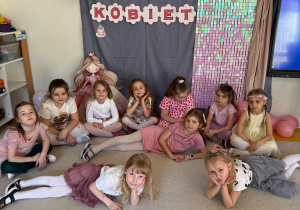 Wspólne zdjęcie dziewczynek.