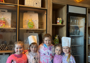 Pamiątkowe zdjęcie dziewczynek.