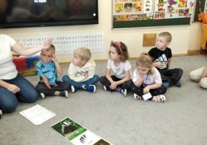 11.Dzieci słuchają Pani.