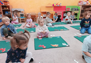 25. Dzieci liczą kości.