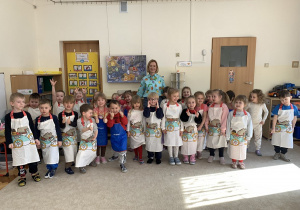 Pamiątkowe zdjęcie Kropelek z panią Dietetyk.