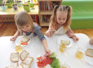 Zdrowe śniadanie - wiosenne kanapki.