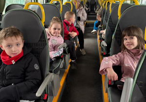 Wracamy do przedszkola autobusem.