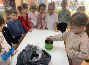 Kropelki zakładają zielony kącik.