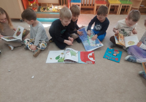 Przedszkolaki dzielą się swoimi spostrzeżeniami.