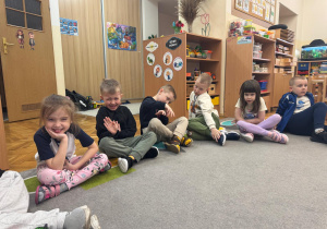 Dzieci pookazują emocję - wstręt.