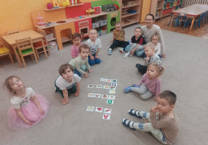 8. Dzieci poznają witaminy