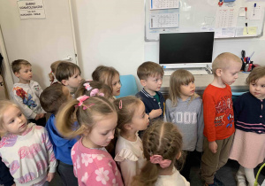 Dzieci w gabinecie stomatologicznym.